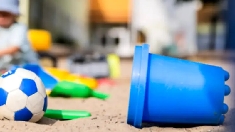 Bombenteil auf Kita-Spielplatz in Mainz entdeckt: Gelände weiträumig abgesperrt