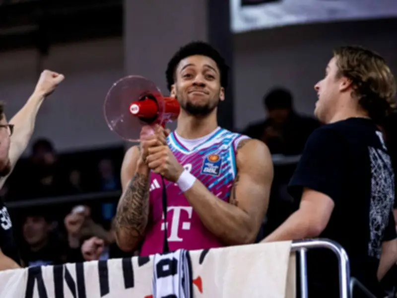 Bonn bindet Topscorer Comithier langfristig: Vertrag bis 2028 verlängert