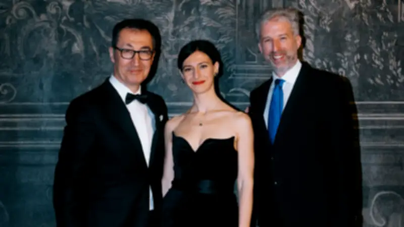 Boris Palmer rettet Özdemirs Hochzeit: Nicht nur Standesbeamter, sondern auch Blumenbote