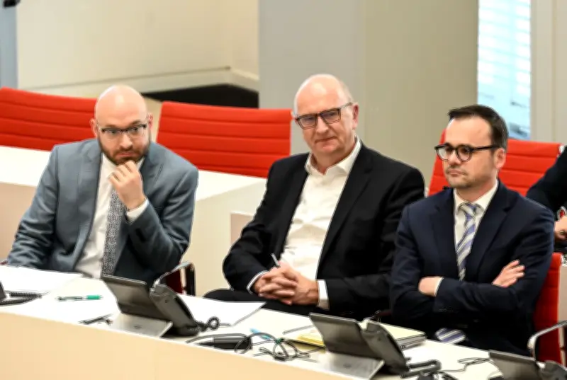 Brandenburg: Zwei Minister erhalten zusätzliche Staatssekretäre trotz Finanzengpässen