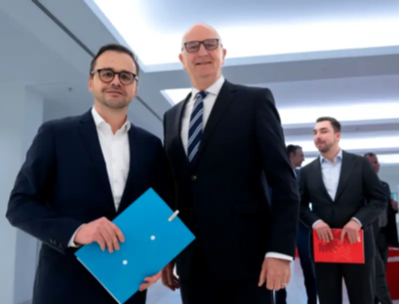 Brandenburgs CDU stimmt Koalitionsvertrag mit SPD zu - Regierungsbildung kurz vor Abschluss