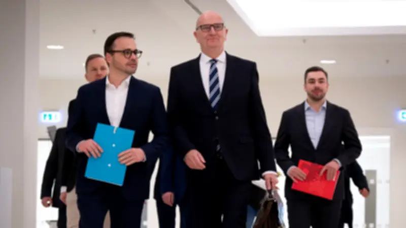 Brandenburgs neue Regierung: Kaum Frauen im Kabinett - Kritik an Koalitionsvertrag