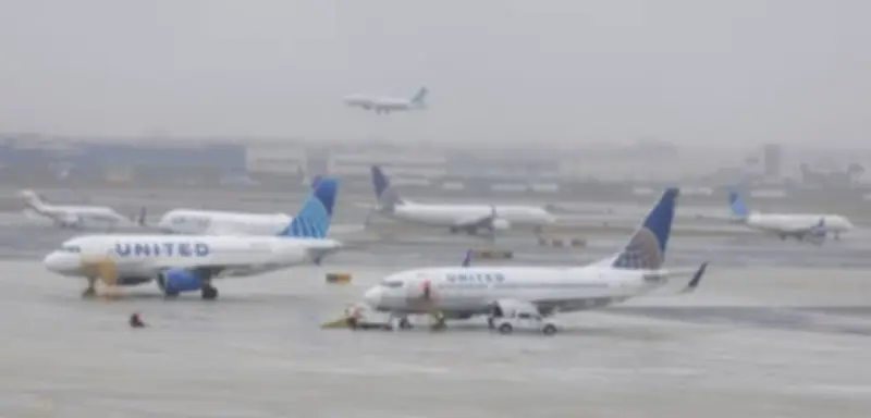 Brandgeruch im Tower: Flugverkehr am Flughafen Newark vorübergehend gestoppt