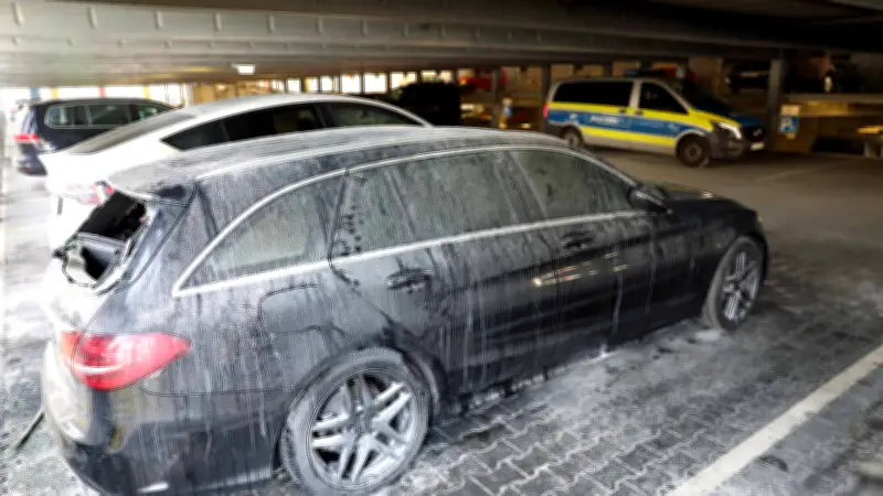 Brandstifter zünden vier Autos in Rostocker Klinik-Parkhaus an – 100.000 Euro Schaden