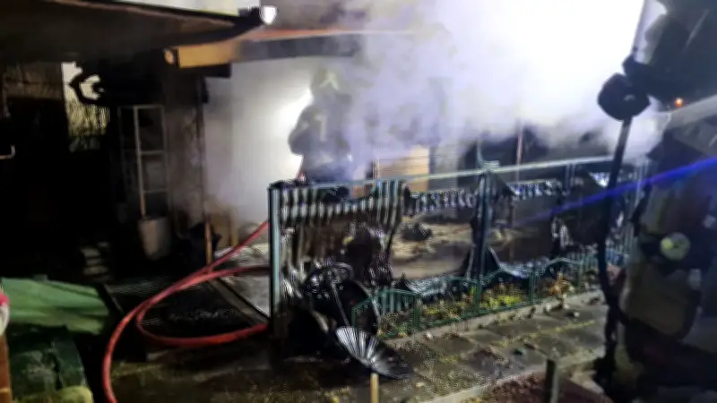 Brandstiftung in Ueckermünde: Gartenlaube in Neuendorfer Straße in Flammen aufgegangen