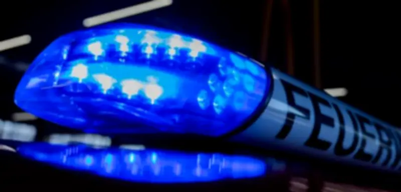 Bremerhaven: Mann stürzt bei Hunderettung ins Hafenbecken – 23 Einsatzkräfte im Einsatz