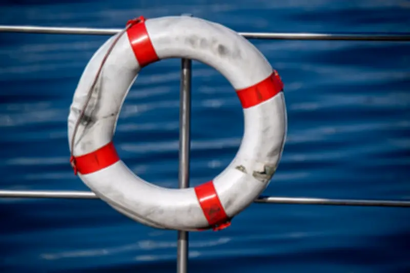 Bremerhaven: Mann stürzt bei Rettungsversuch seines Hundes ins Hafenbecken