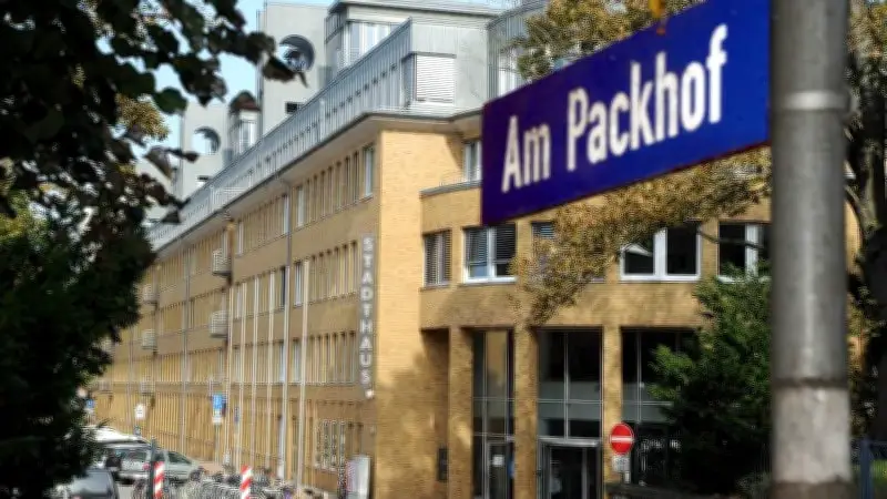 Briefwahllokal in Schwerin öffnet für OB-Wahl - Sieben Kandidaten im Rennen