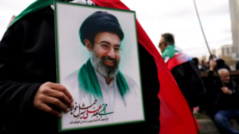 Brisante Enthüllungen: Irans neuer Oberster Führer Modschtaba Khamenei soll homosexuell sein