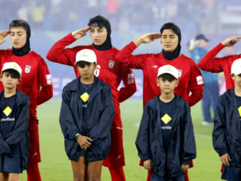 Brisbane Roar bietet iranischen Fußballerinnen neue Heimat nach Asyl in Australien