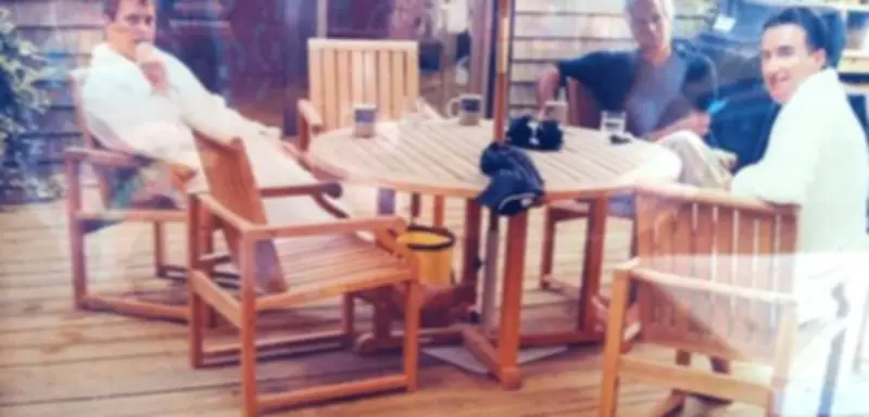 Britischer TV-Sender veröffentlicht Foto von Ex-Prinz Andrew, Mandelson und Epstein