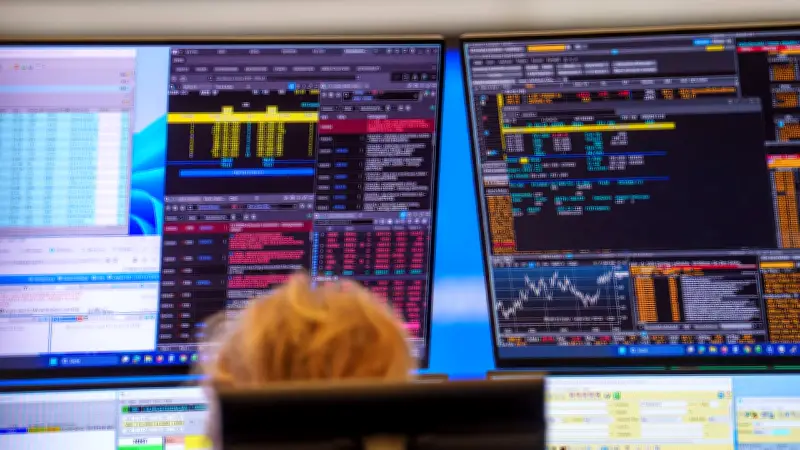 Börsen im Sturzflug: Dax bricht nach Nahost-Eskalation um über 700 Punkte ein