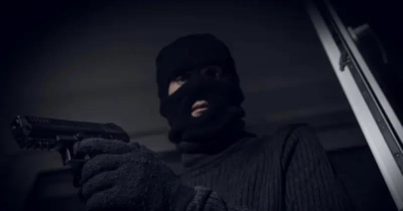 Brutaler Überfall in München: Zehn Maskierte überfallen Transportunternehmen und fesseln Mitarbeiter