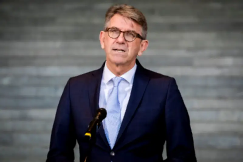 Buchhandlungspreis-Skandal: Vorwürfe der Täuschung gegen Kulturstaatsminister Weimer