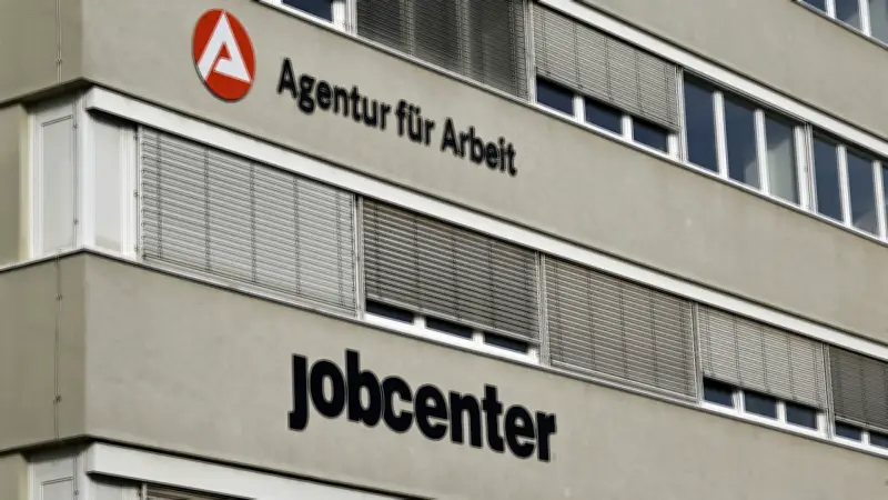 Bundesagentur für Arbeit verschärft Kontrollen: Jeder fünfte Arbeitslosengeld-Bescheid enthält Fehler