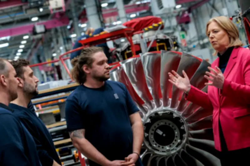 Bundesarbeitsministerin Bas startet Fachkräftewerkstatt gegen das Paradox von Stellenabbau und Fachkräftemangel