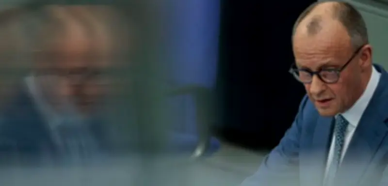 Bundeskanzler Merz kritisiert USA und Israel im Bundestag: Keine deutsche Beteiligung am Irankrieg