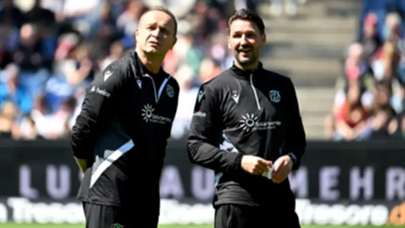 Bundesliga-Klub erwägt Rückkehr von Ex-Hannover-Trainer nach Double-Sieg mit Werder
