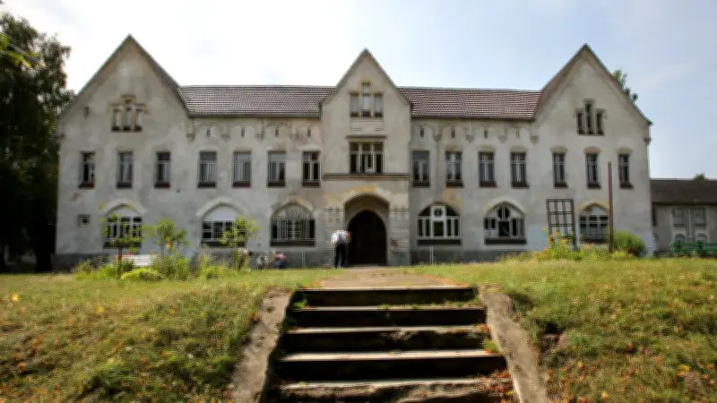 Bundesmittel für Domjüch-Verein: Jugendprojekt zur NS-Geschichte in Neustrelitz