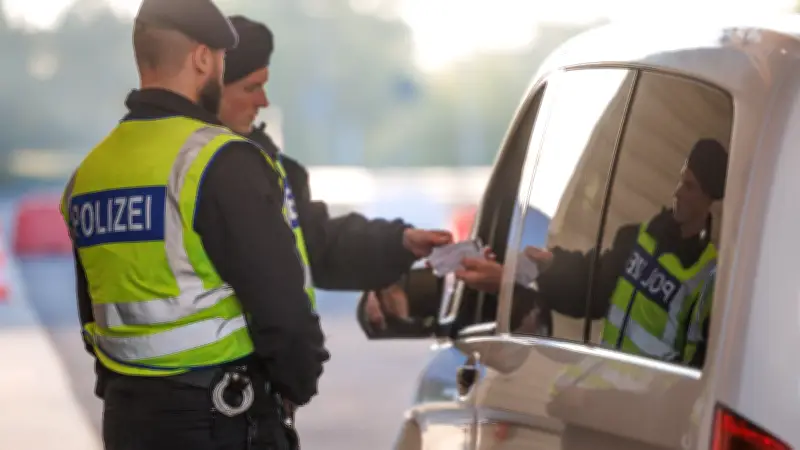 Bundespolizei treibt 1.500 Euro Geldstrafe an polnischer Grenze ein - Gesuchter Straftäter gefasst