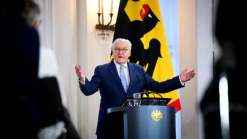 Bundespräsident Steinmeier schweigt zum Iran-Krieg – Kritik an Appeasement-Politik