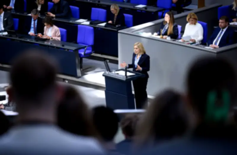 Bundestag beschließt Nachbesserungen an umstrittener Krankenhausreform
