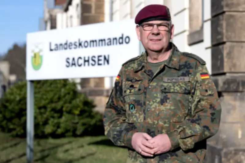 Bundeswehr-Kommando in Sachsen: Oberst Popielas übergibt nach 45 Dienstjahren an Oberst Tkotz