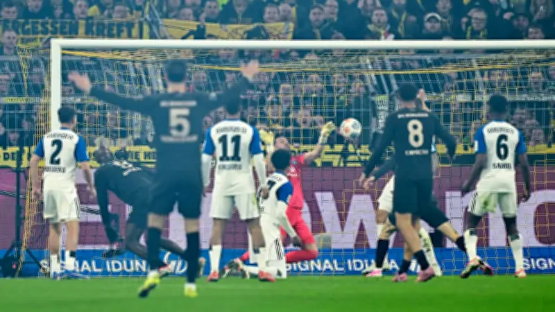 BVB dreht 0:2-Rückstand gegen HSV: Wahninns-Aufholjagd im Bundesliga-Duell