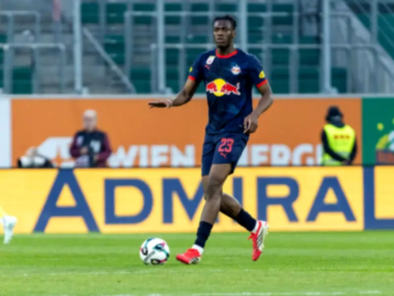 BVB-Scouting in Österreich: Sebastian Kehl beobachtet Salzburg-Talent Joane Gadou