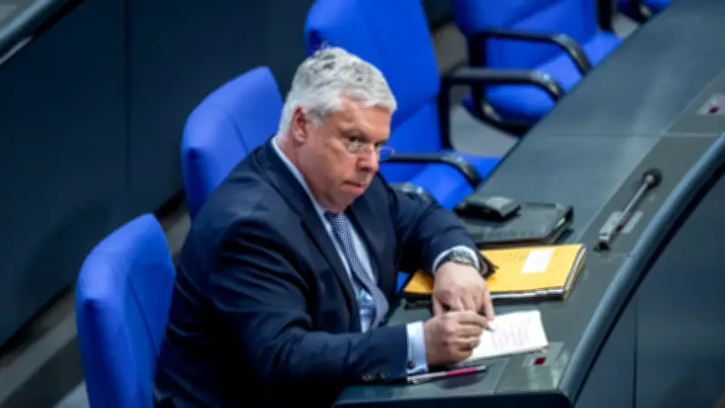 CDU-Politiker Hardt zu Spritpreisen: 25 Euro mehr pro Tankfüllung zumutbar