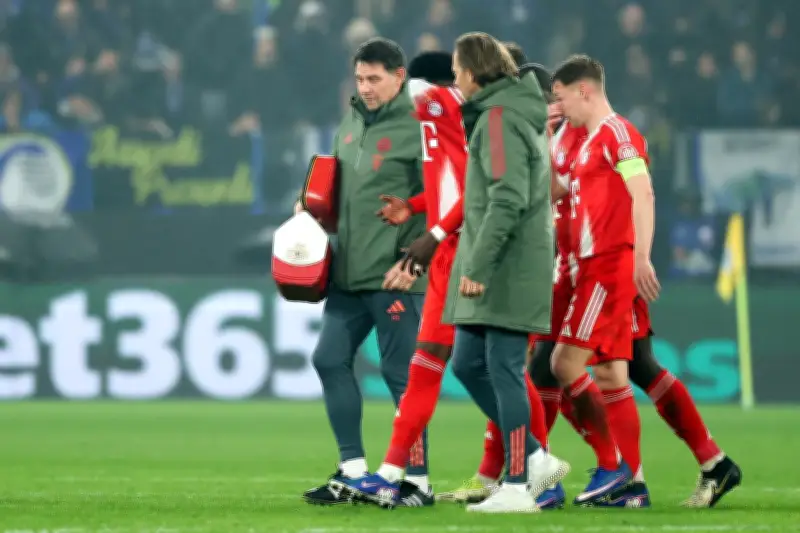 Champions League: Bayern-Sieg von Verletzungen überschattet - Davies, Musiala und Urbig betroffen