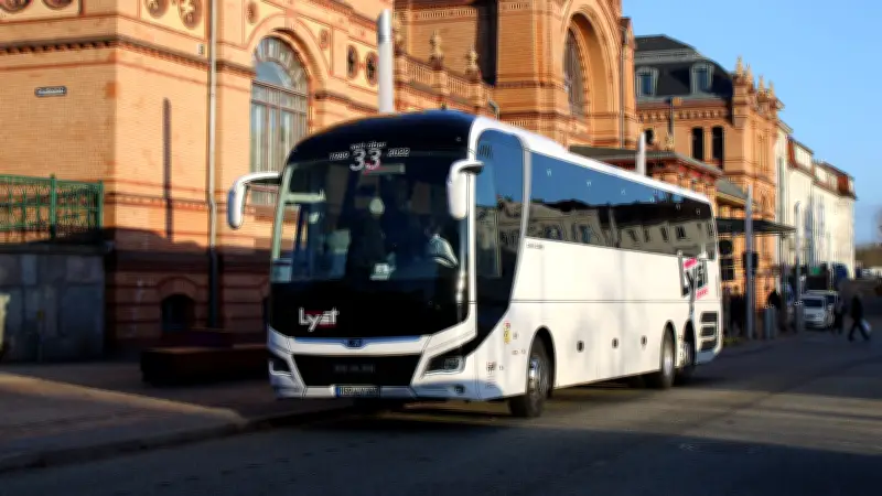 Chaos im Schienenersatzverkehr: Mutter fürchtet um Sicherheit ihrer Tochter in Ersatzbussen