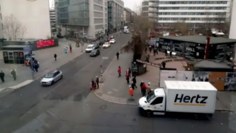 Checkpoint Charlie: Seit 36 Jahren trostlose Leere - Neuer Senatsplan soll Wende bringen