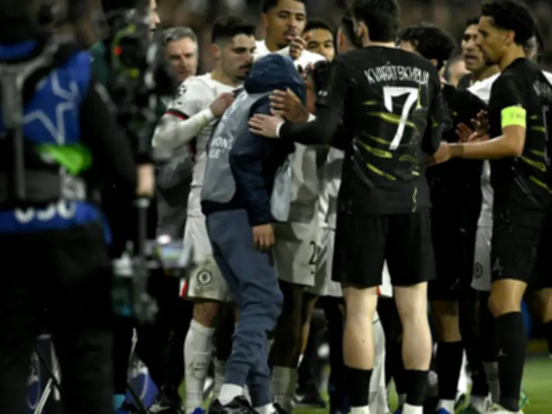 Chelseas Neto entgeht nach Schubser gegen Balljungen einer Sperre in der Champions League