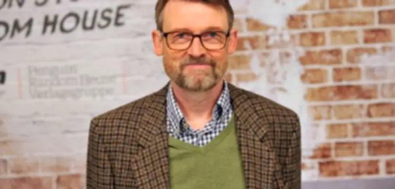 Christoph Peters' Roman 'Entzug': Ein intimer Blick auf Alkoholismus und Hoffnung