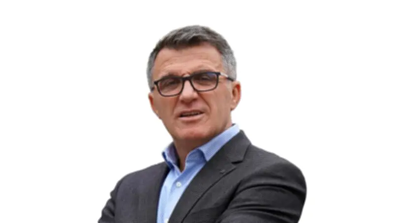 CSU-Kandidat Delija Balidemaj zeigt nach rassistischen Angriffen dreifach an