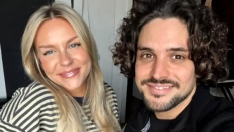 Dagi Bee und LiontTV enthüllen: Fan küsste YouTuberin auf den Mund – Preis des Ruhms