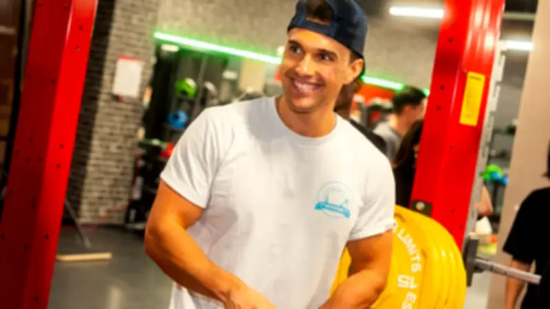 Daniel Krobath: Weltrekord-Athlet bereitet sich auf Iron Cage vor