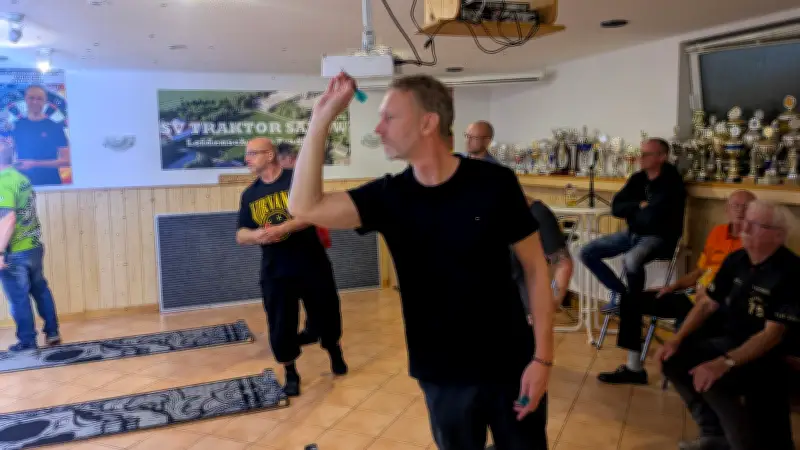 Darts-Senioren in Sarow: Rekordsieger Radmann peilt nächsten Triumph an