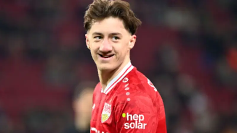 Darts-Star Littler fleht VfB-Profi Stiller an: 'Komm zu Manchester United!'