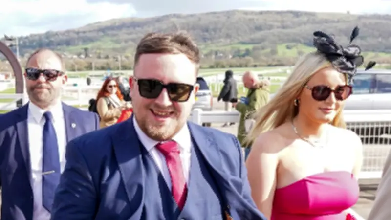 Darts-Star Luke Littler gewinnt spektakuläre Pferdewette in Cheltenham