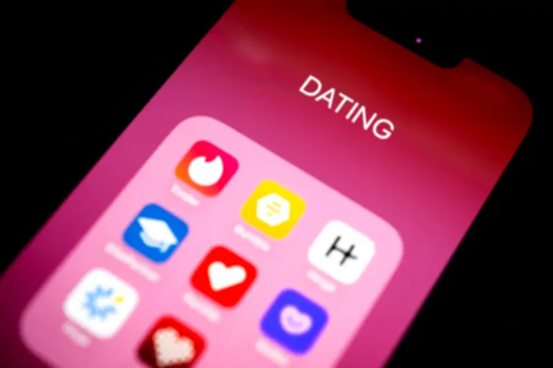 Dating-App-Falle: Jugendliche vor Gericht wegen homophober Überfälle