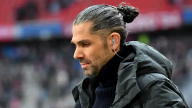 DAZN-Moderator verlässt Bundesliga-Übertragung für Geburt seines zweiten Kindes