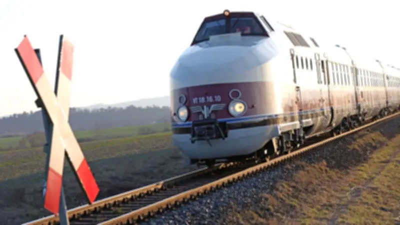 DDR-Legende VT 18.16 kehrt zurück: Historischer Schnelltriebwagen rollt bald an die Ostsee