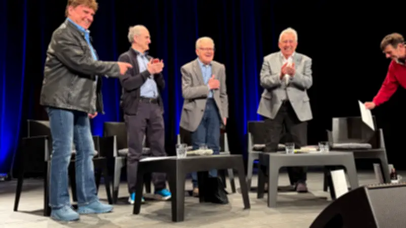 DDR-Stammtisch in Waren: Ostalgie-Treffen mit Prominenz und kontroversen Erinnerungen