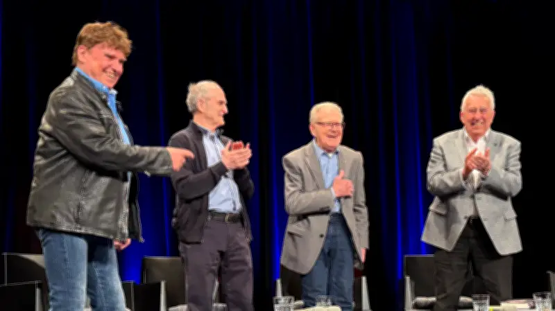 DDR-Stammtisch in Waren: Vier DDR-Legenden ziehen auch Westbesuch an