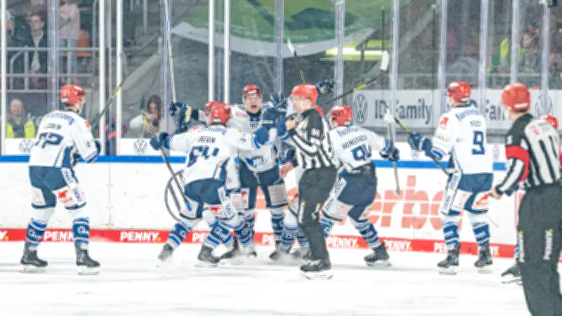 DEL-Playoffs: Schwenninger Wild Wings bezwingen Wolfsburg in Overtime-Drama