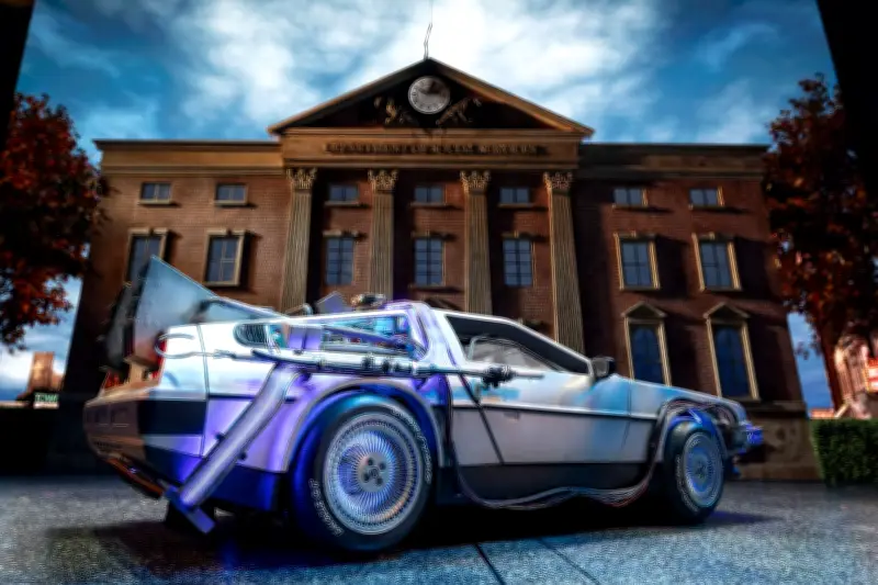 DeLorean als Musicalstar: Teuerstes Bühnenauto der Welt in Hamburg angekommen