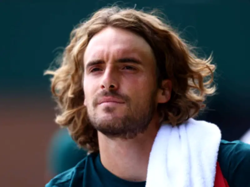 Der tiefe Fall des Tennis-Stars Stefanos Tsitsipas: Aus den Top 50 gefallen