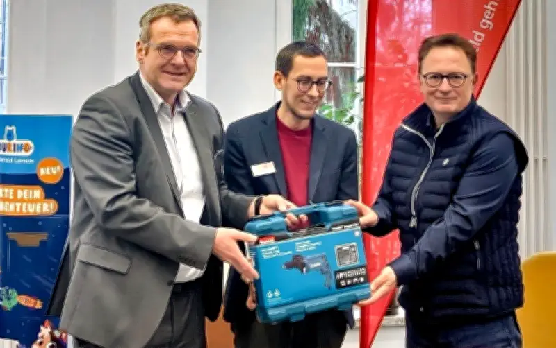 Dessauer Bibliothek der Dinge erhält großzügige Sachspende von Stadtsparkasse